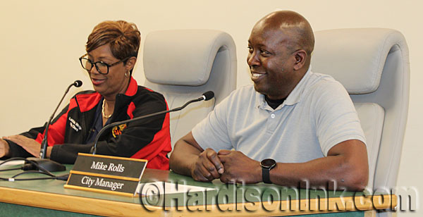 Mike Rolls appoiinted as interim city manager HardisonInk.com